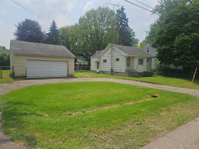 1081 W Parkwood Ave, Flint, MI, 48507