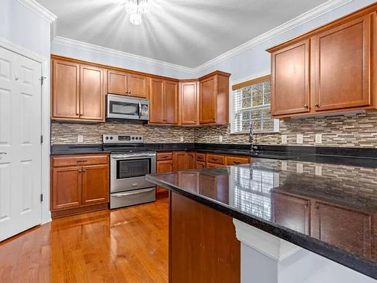 7160 Neville Dr — Photo 8