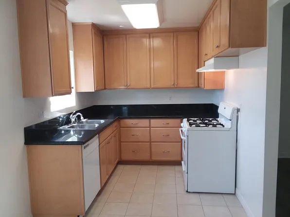25311 Eshelman Ave #9, Lomita, CA 90717