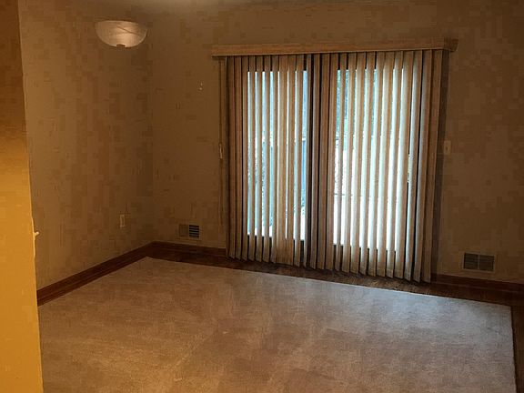 Master Bedroom Sliders to Deck