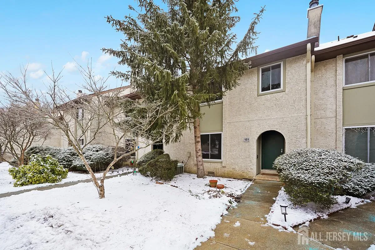 151 Tennyson Dr photo 1