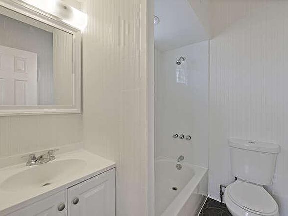 1st Floor Bathroom