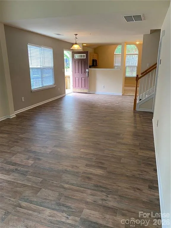 3 bed, 2.5 bath, 1610 sqft, $2,050 — Photo 2
