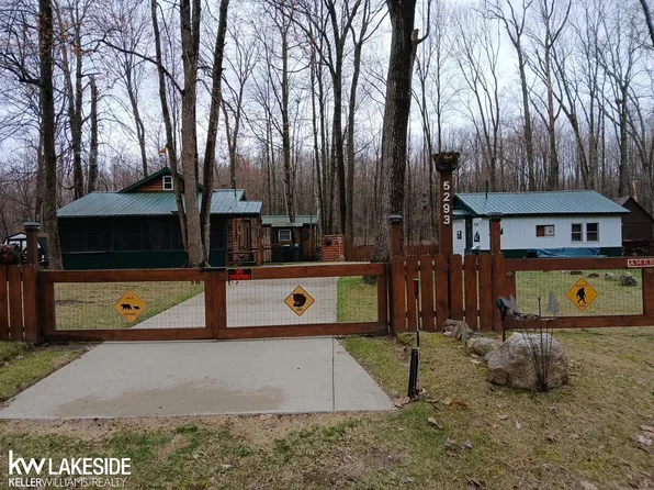 5293 Rose St, Gladwin, MI 48624