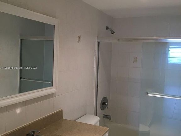 5th image of 300 Bayview Dr Ph 10