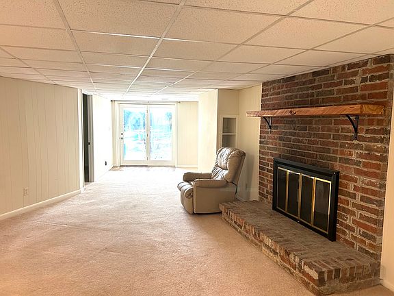 4th image of 560 Pine Grove Rd
