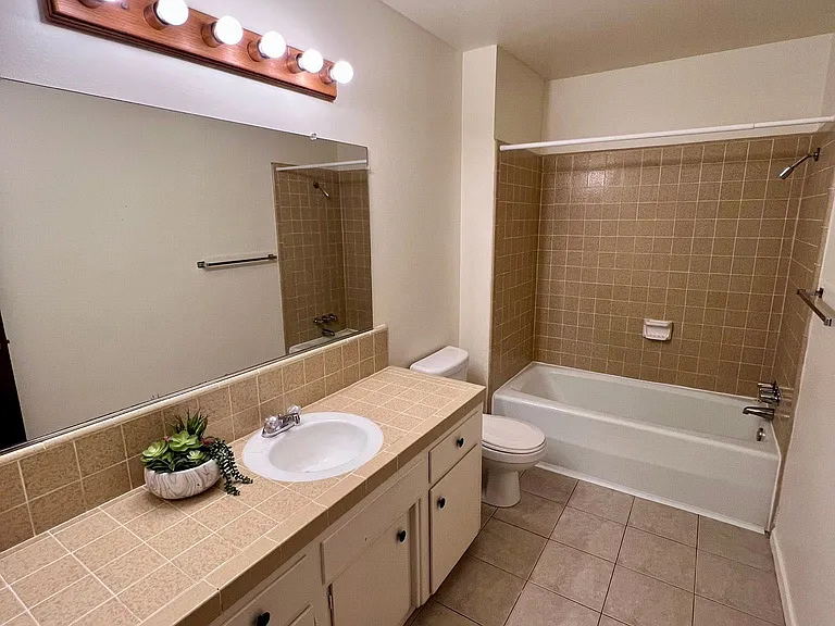 1322 Rose Ave — Photo 13