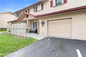 3 bed, 2.5 bath, $3,100 — Photo 1