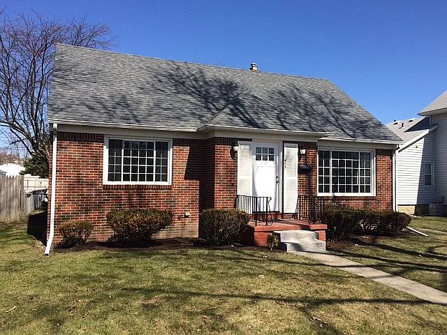 405 W John St photo 1