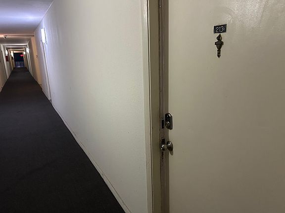 4th image of 2771 Riverside Drive #213-A