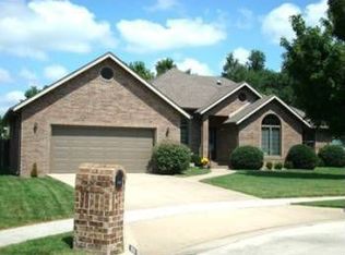 3323 W Crestview St, Springfield, MO 65807