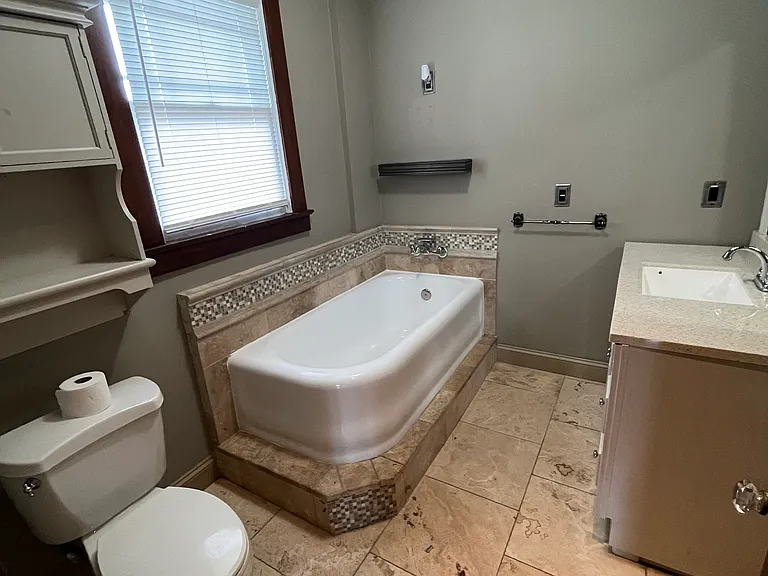 2263 Gilmore St — Photo 23