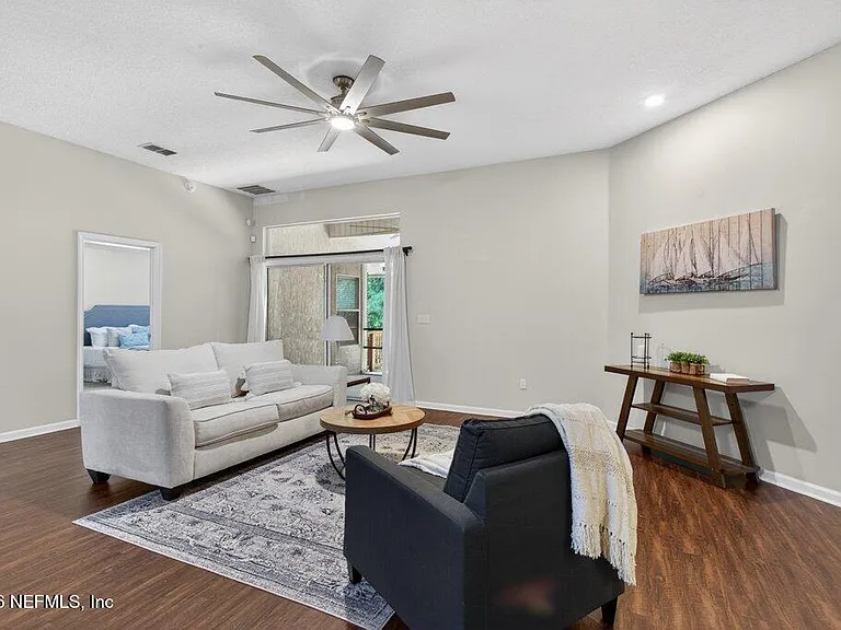 1634 Majestic View Ln — Photo 21
