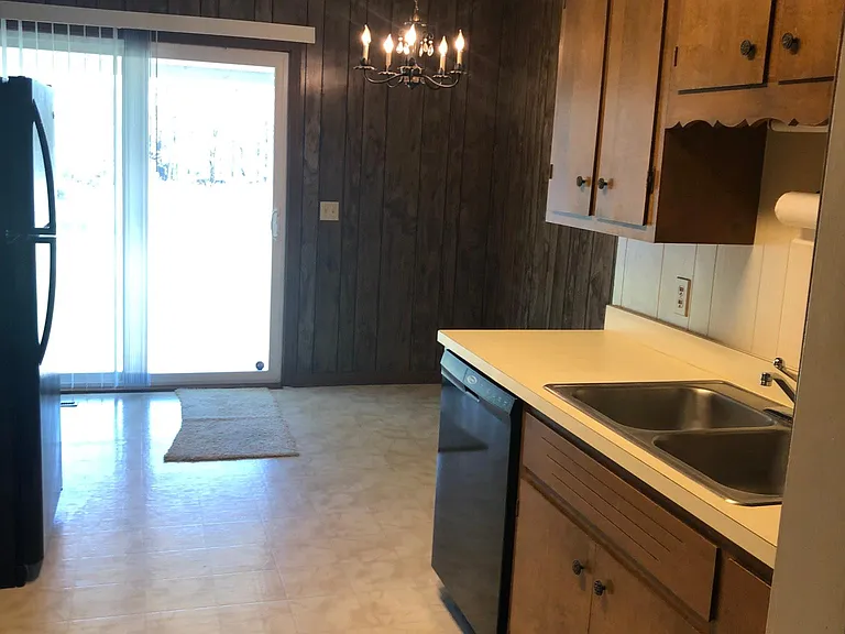 912 Bagwell Dr #1 — Photo 4