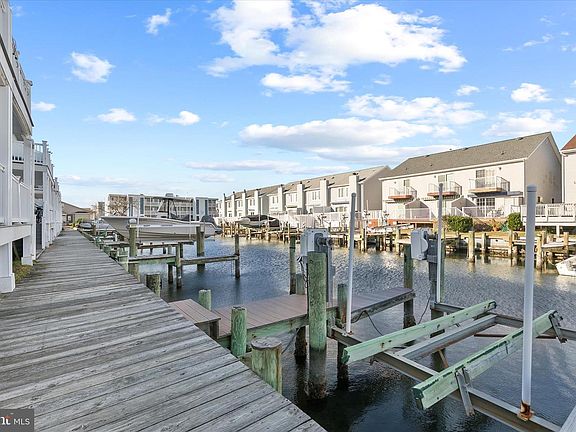 3rd image of 2813 Tern Dr Unit 208