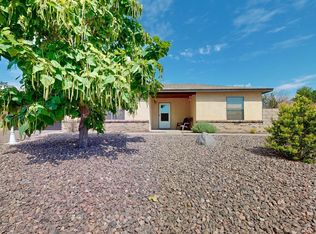 860 Navajo Ln SE, Rio Rancho, NM 87124