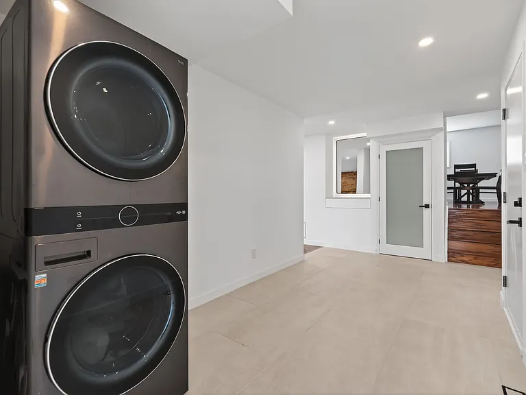898 Explorer Ln — Photo 16
