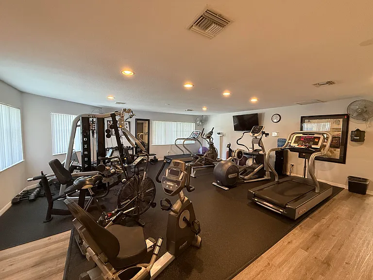 225 N Lakeshore Dr — Photo 102