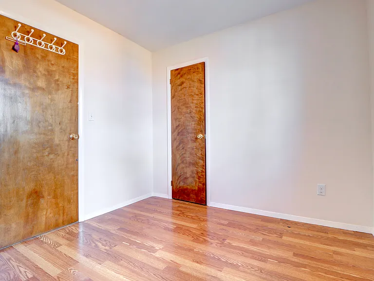 7604 79th Pl #2FLRR — Photo 18