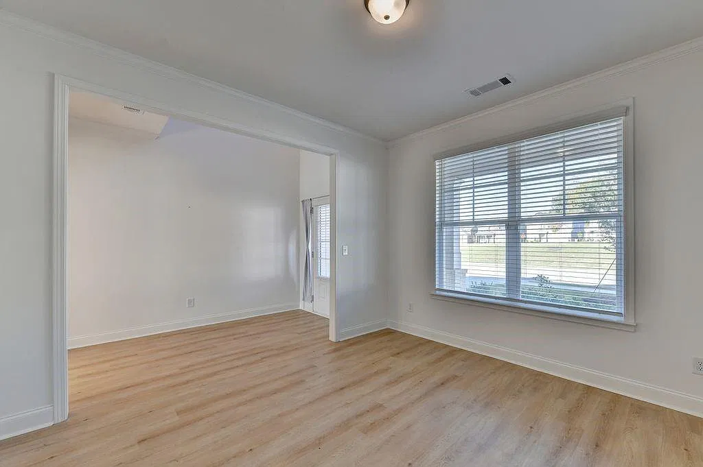 5 bed, 3.0 bath, 2551 sqft, $2,400 — Photo 4