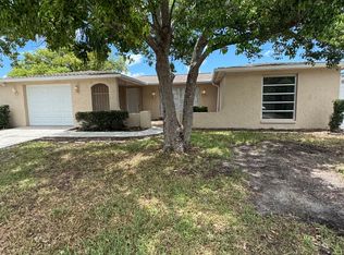 7140 Fox Hollow Dr, Port Richey, FL 34668