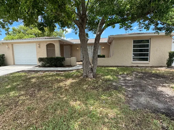 7140 Fox Hollow Dr, Port Richey, FL 34668