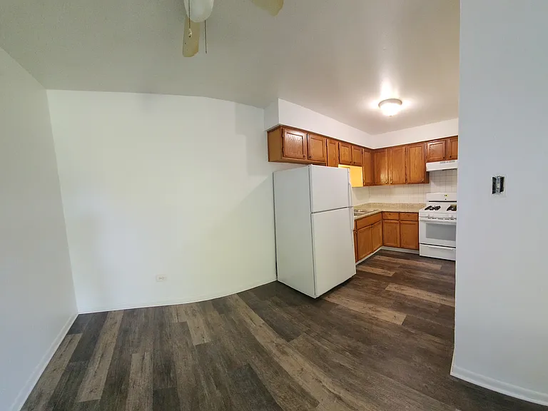 5700 108th St #2C — Photo 2