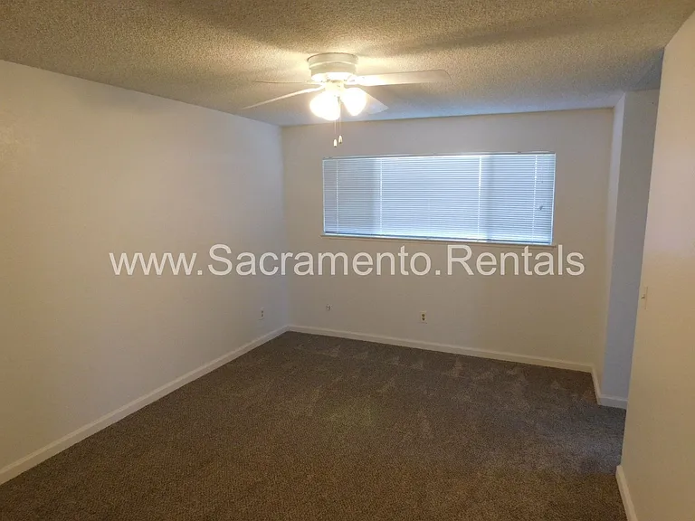 5840 Shelldrake Ct — Photo 14