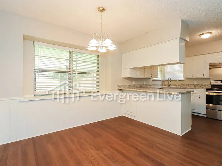 2417 Meadow Vw — Photo 5