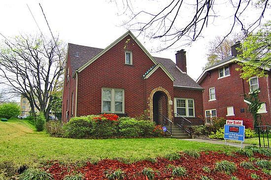 2nd image of 354 N Park Ave