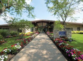 2070 Hassell Rd APT 210, Hoffman Estates, IL 60169