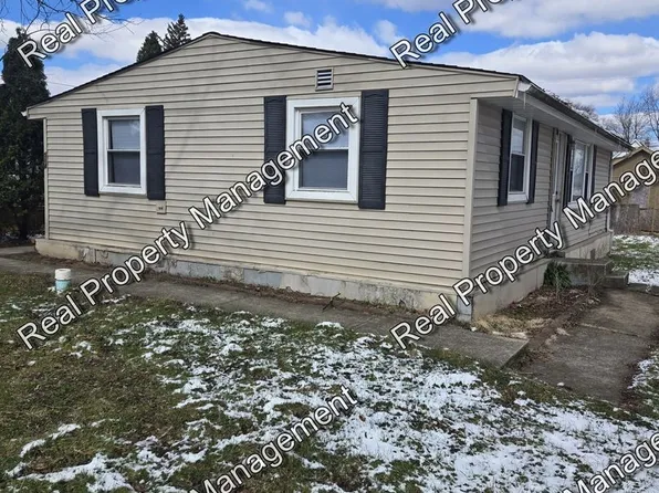 514 E Dahlgren St, Crown Point, IN 46307