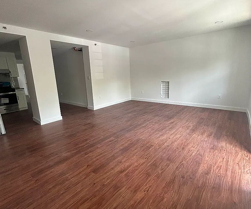 1st image of 2350 W 11th St #101