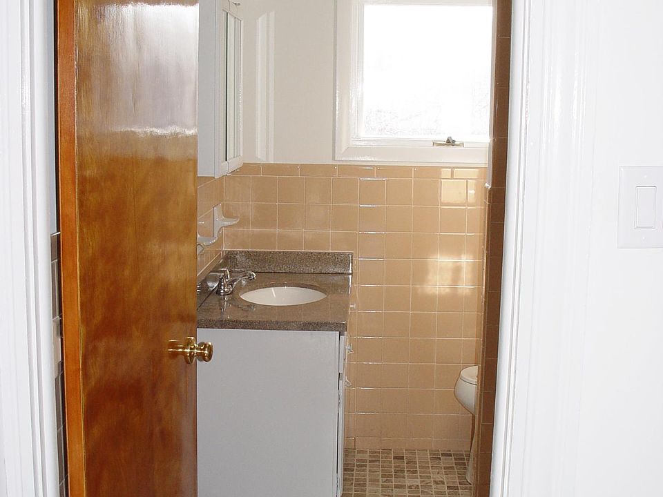 1st image of 24 Poplar St #2-I