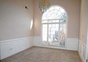 3rd image of 719 Greenwood Ln