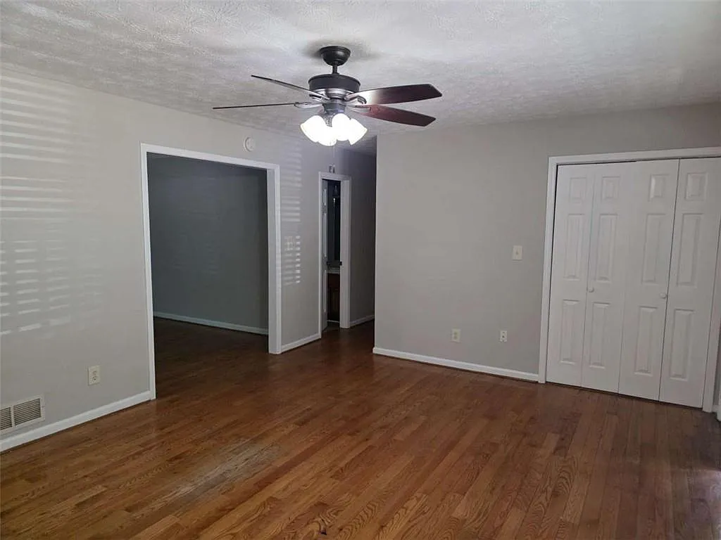 3 bed, 2.0 bath, $1,850 — Photo 3