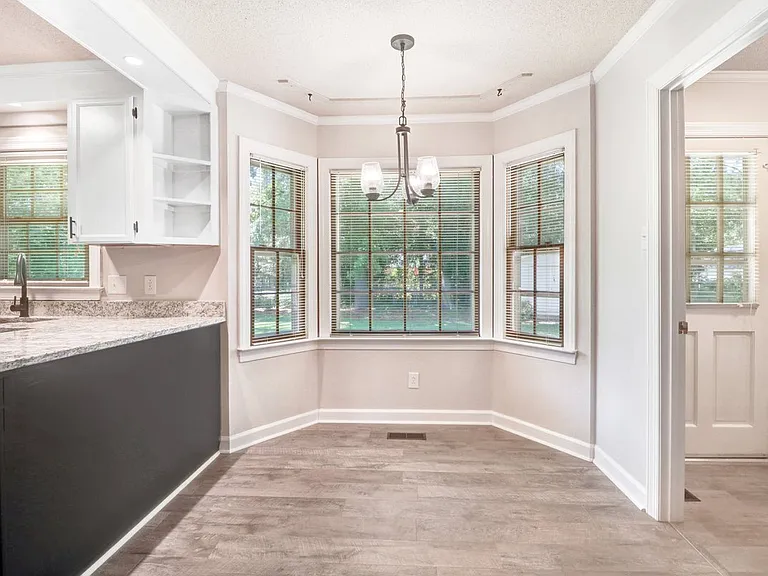 235 S Spence Ave — Photo 16