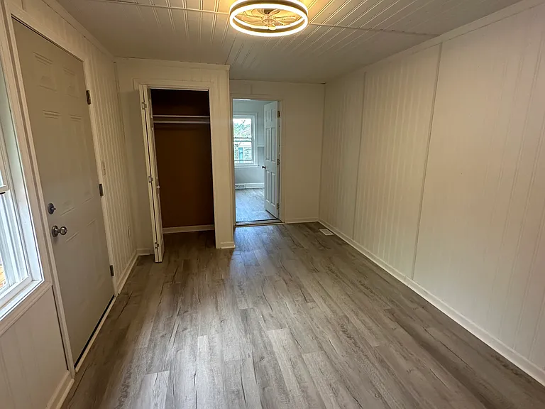1479 Hillcrest Ave — Photo 6