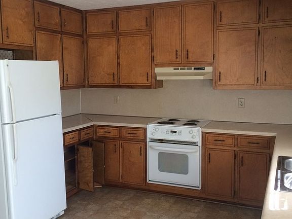 2nd image of 3250 Inez Dr