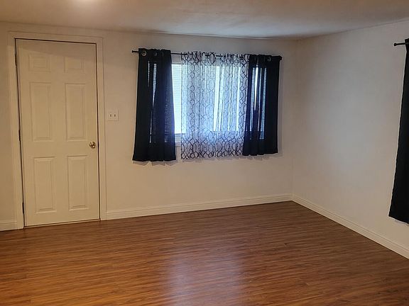 5th image of 211 2nd St
