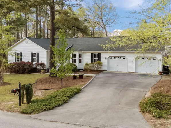 1900 Middle Ridge Dr, Willow Spring, NC 27592