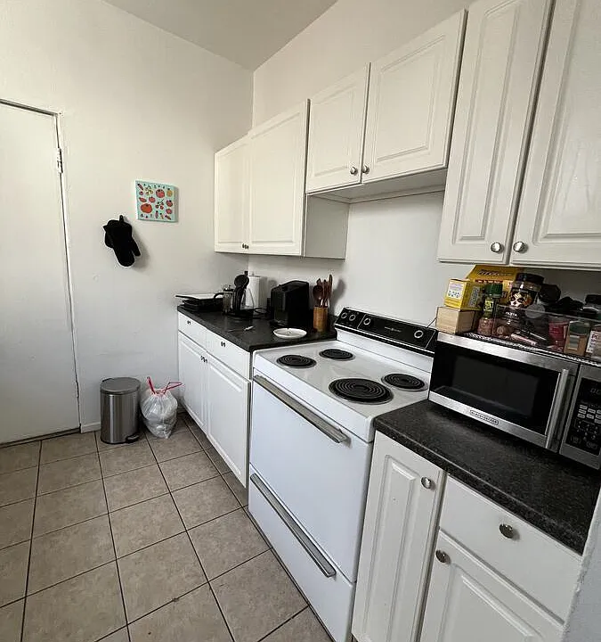 3757 N Seminary Ave #1N
