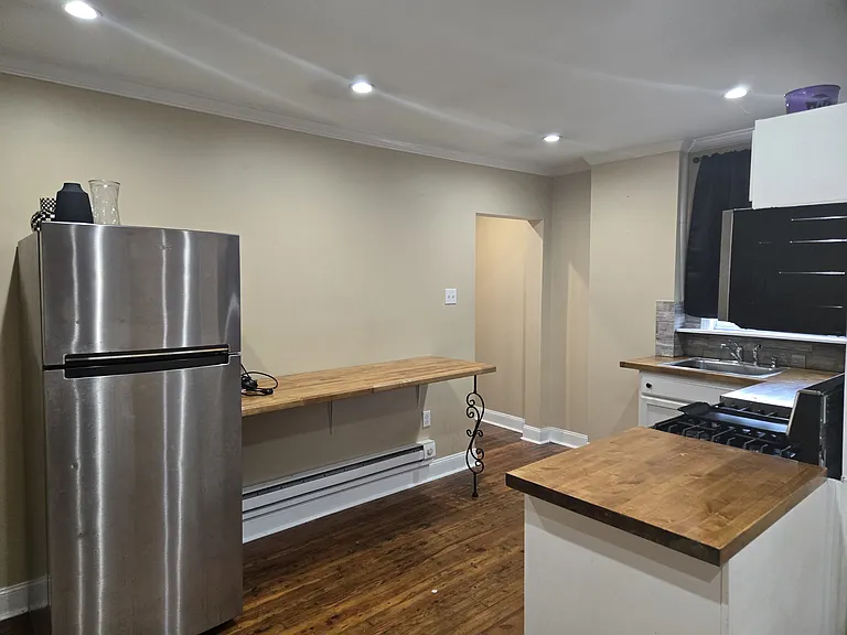 16 Marlborough Ave #C — Photo 2