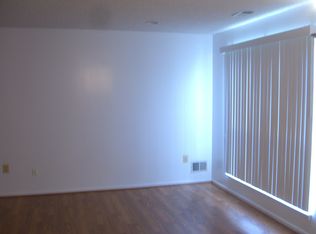 85 Cottonwood St, Jersey City, NJ 07305