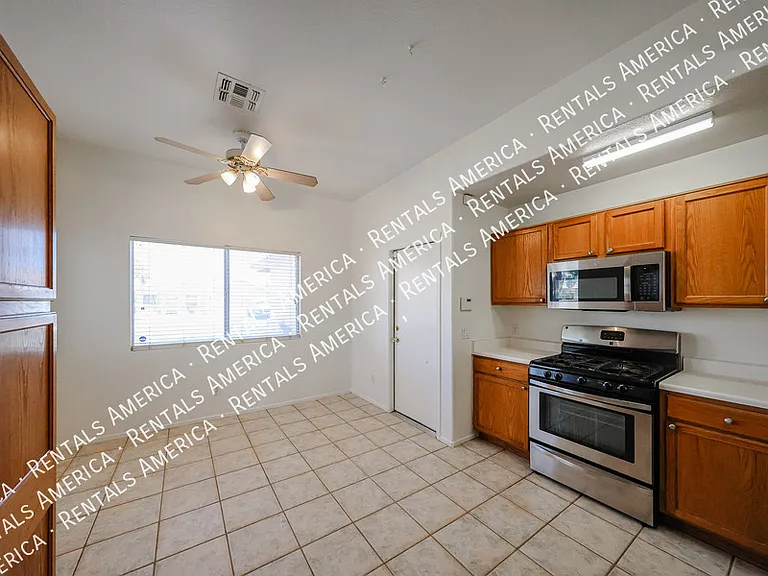 16195 W Lincoln St — Photo 7