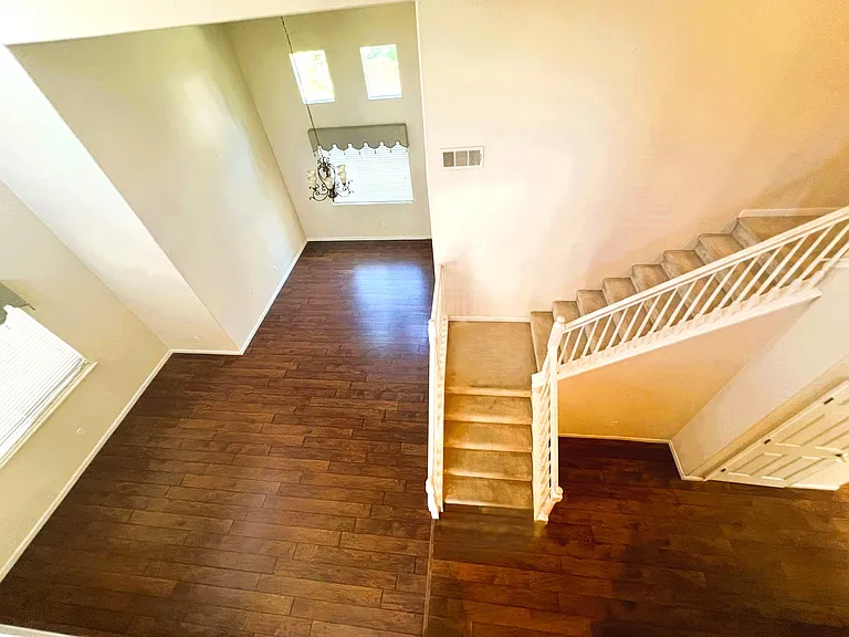 livingroom/Dining area, view from second floor