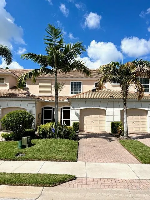 1332 Weeping Willow Ct