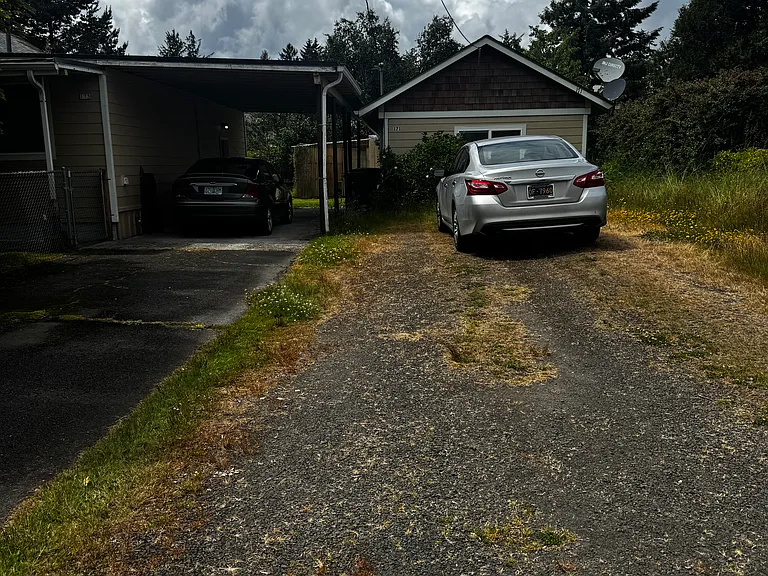 171 SW Birch Ave — Photo 8