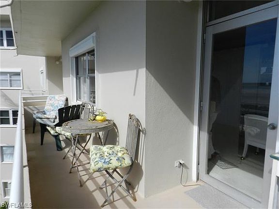 2nd image of 240 Seaview Ct APT 514