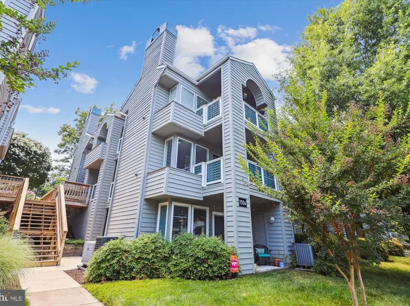 1506 Summerchase Ct APT D, Reston, VA 20194